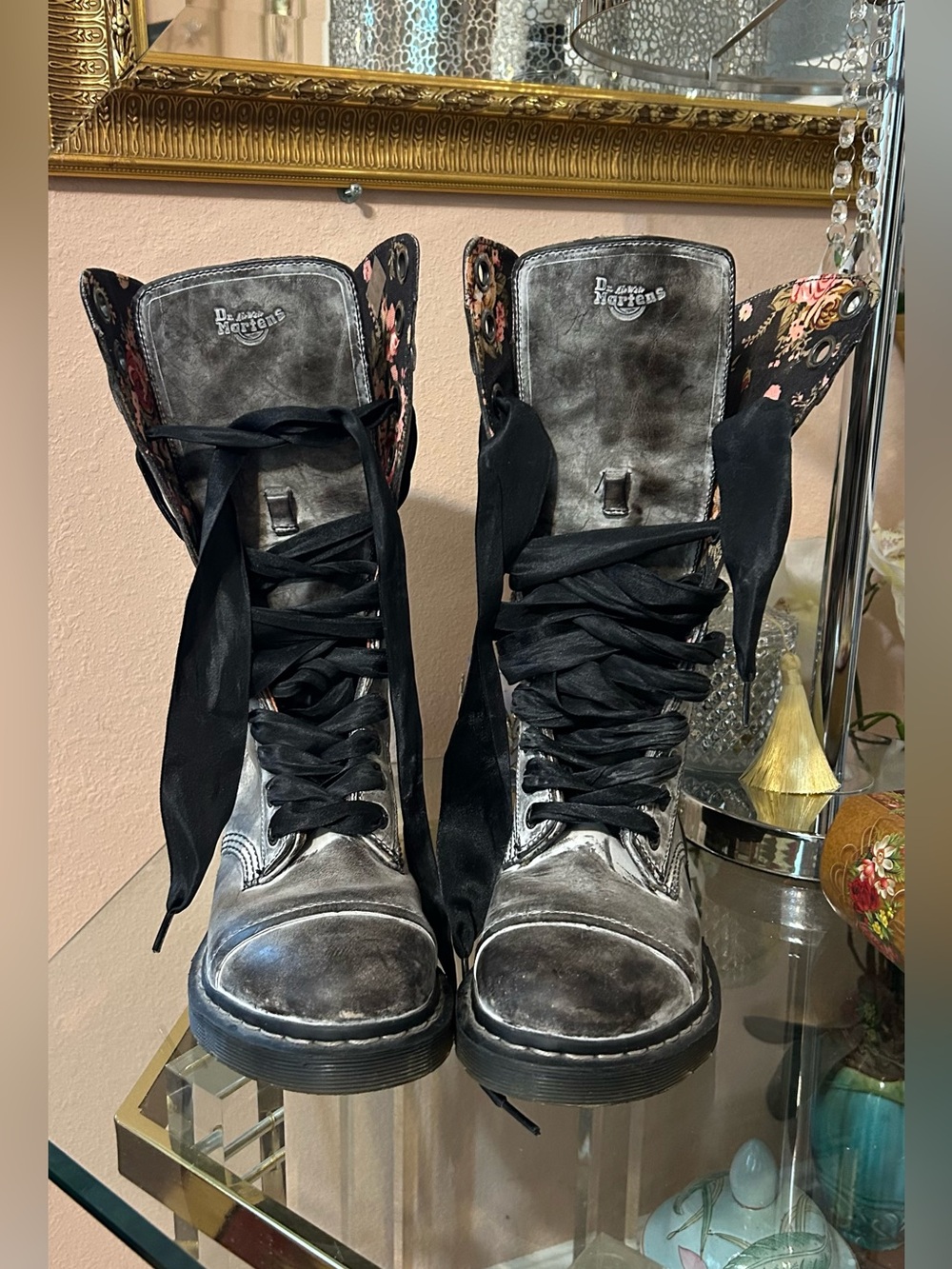Dr. Martens Triumph 1914 Gray Distressed Floral-Lined Lace-Up Combat Boot Size 9 - Picture 10 of 16